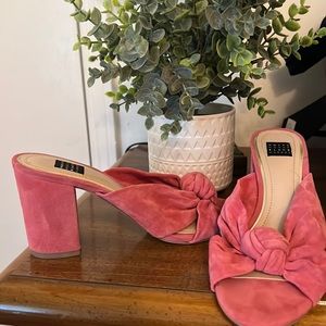 White House black market heels. Size 6